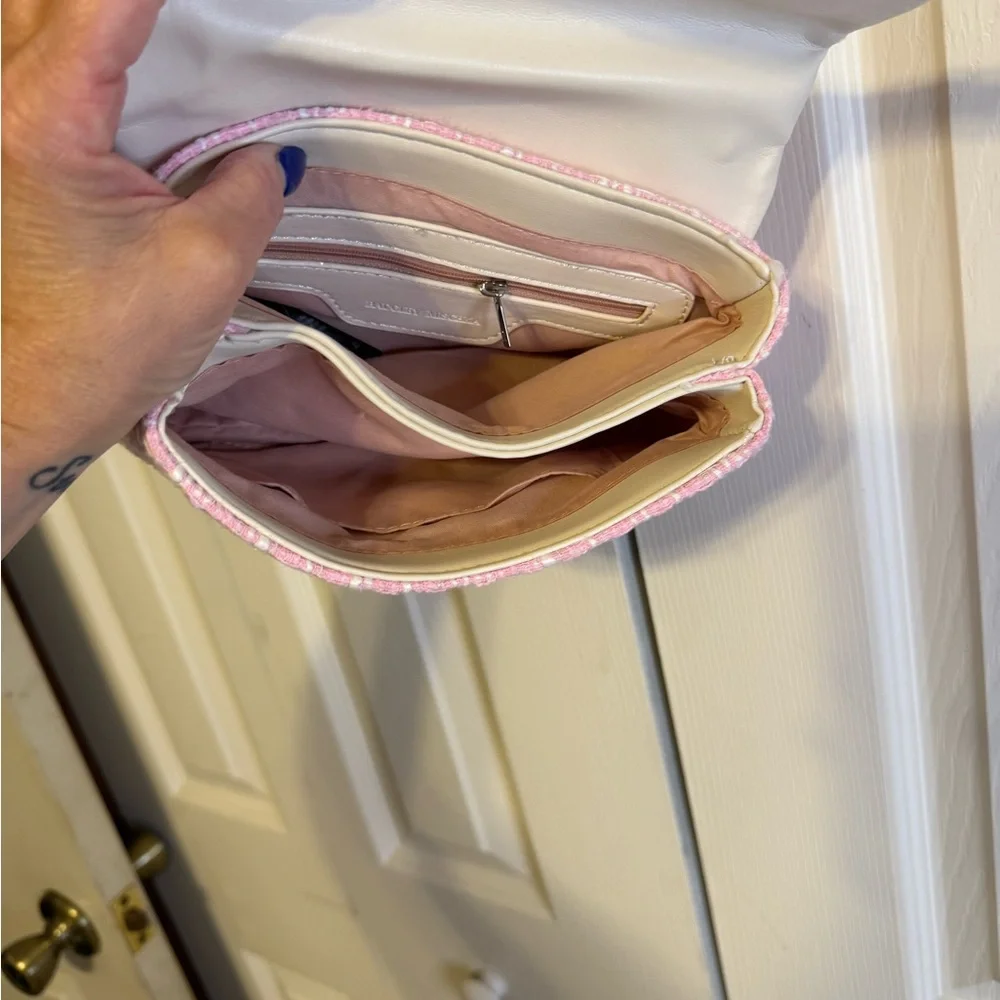 Badgley Mischka Pink Tweed Chain Shoulder crossbody‎ bag.
